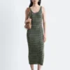 Robe midi en maille côtelée rayée
