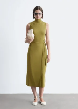 Robe midi sans manches à col roulé