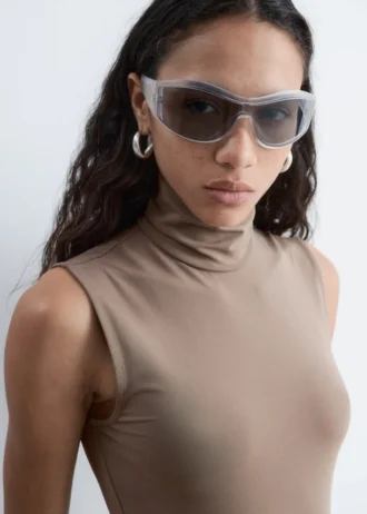 Robe midi sans manches à col roulé