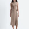 Robe midi sans manches à col roulé