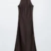 Robe midi sans manches en satin