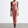 Robe midi sans manches en satin