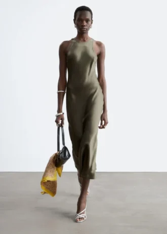 Robe midi sans manches en satin