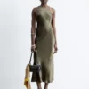 Robe midi sans manches en satin