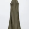 Robe midi sans manches en satin