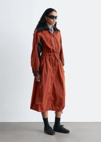 Robe midi technique à cordon