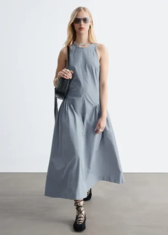 robe midi vase 1 2 330x462 - Robe midi &eacute;vas&eacute;e