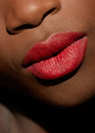 Rouge à lèvres mat volumateur