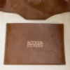 Sac bandoulière en cuir discret