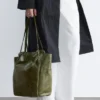 Sac fourre-tout en cuir à boucle et sangle