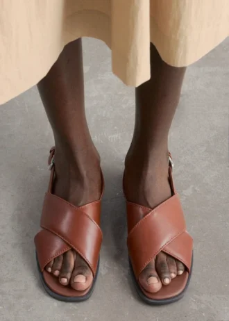 Sandales croisées en cuir
