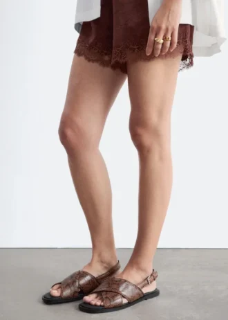 Sandales croisées en cuir