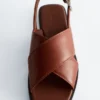 Sandales croisées en cuir