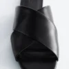 Sandales croisées en cuir