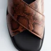 Sandales croisées en cuir