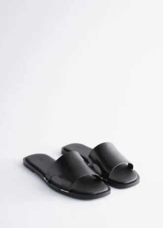 Sandales en cuir avec détails métalliques