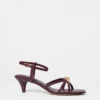 Sandales en cuir à talons ornées