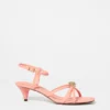 Sandales en cuir à talons ornées