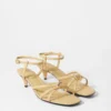 Sandales en cuir à talons ornées