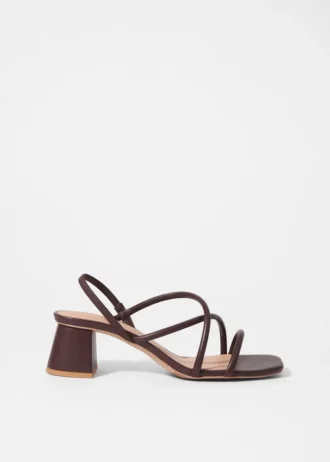 Sandales à talons carrés et lanières