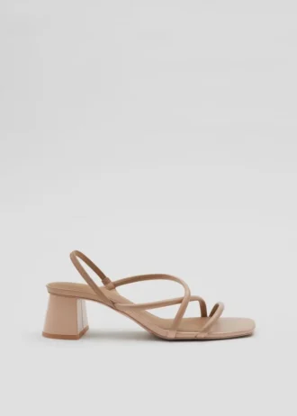 Sandales à talons carrés et lanières