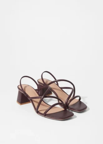 Sandales à talons carrés et lanières