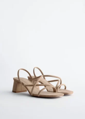 Sandales à talons carrés et lanières