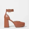 Sandales à talons compensés en cuir