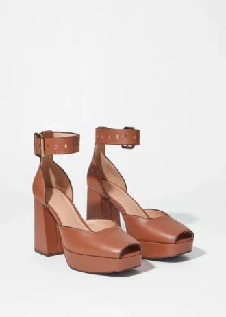 Sandales à talons compensés en cuir
