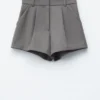 Shorts en laine à plis marqués