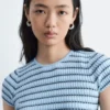 T-shirt en maille côtelée rayée