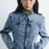 Veste en denim ajustée à fermeture éclair