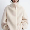 Veste en fausse fourrure